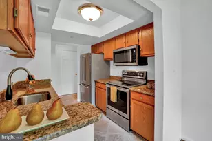 806 Amber Tree Ct, Gaithersburg, MD 20878 - Photo 11