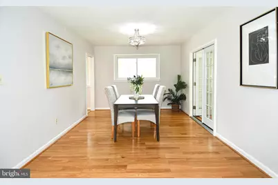 5701 Radnor Court, Bethesda, MD 20817 - Photo 9
