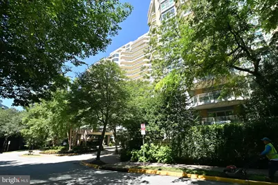 5610 Wisconsin Avenue #903, Chevy Chase, MD 20815 - Photo 7