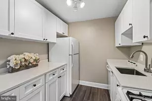 10200 Rockville Pike, Rockville, MD 20852 - Photo 19