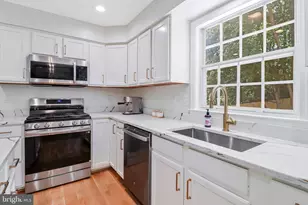 12217 Pissaro Dr, North Potomac, MD 20878 - Photo 13