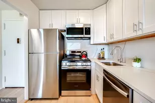 5225 Pooks Hill Rd, Bethesda, MD 20814 - Photo 13