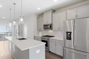 101 Stowe Dr, Gaithersburg, MD 20878 - Photo 9