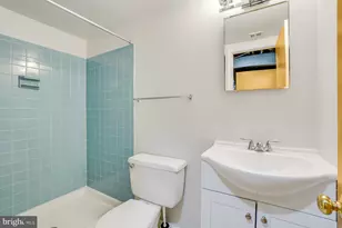 11409 Beechgrove Ln, Potomac, MD 20854 - Photo 13