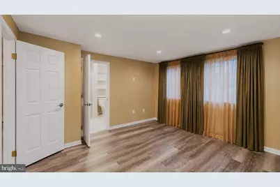19105 Willow Spring Drive, Germantown, MD 20874 - Photo 9