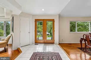 8901 Charred Oak Dr, Bethesda, MD 20817 - Photo 9