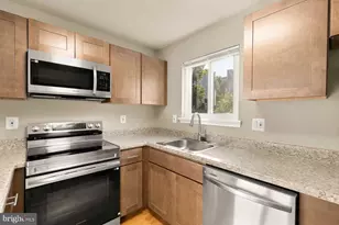12104 Songbird Ln, Germantown, MD 20876 - Photo 13