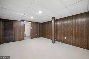 9202 Wilmett Ct, Bethesda, MD 20817 - Photo 35