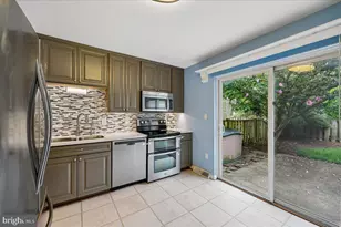 19 Red Kiln Ct, Gaithersburg, MD 20878 - Photo 5