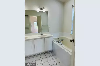 262 Fountain Green Lane #200, Gaithersburg, MD 20878 - Photo 17