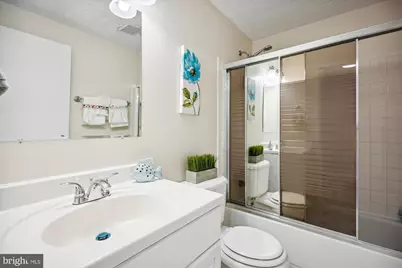 10121 Watkins Mill, Gaithersburg, MD 20886 - Photo 23