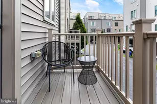874 Thompson Cres, Rockville, MD 20852 - Photo 9