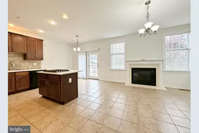 8201 Castanea Lane, Derwood, MD 20855 - Photo 9