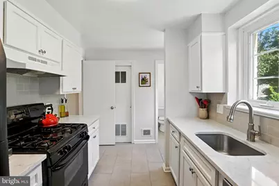 9882 Hollow Glen Place #2534, Silver Spring, MD 20910 - Photo 13