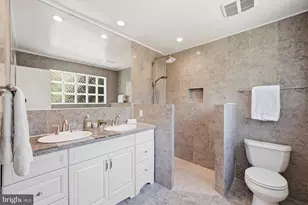 6505 Friars Ct, Bethesda, MD 20817 - Photo 17