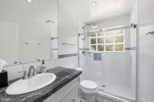 6505 Friars Ct, Bethesda, MD 20817 - Photo 21