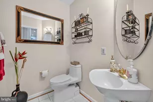 11306 Hollowstone Dr, Rockville, MD 20852 - Photo 9
