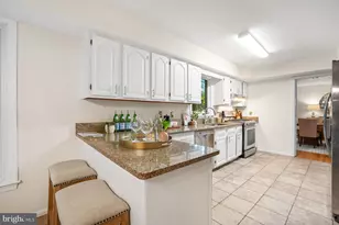 11701 Beekman Pl, Potomac, MD 20854 - Photo 19