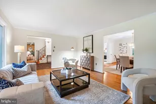 11701 Beekman Pl, Potomac, MD 20854 - Photo 9