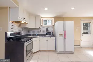 12512 Circle Dr, Rockville, MD 20850 - Photo 3