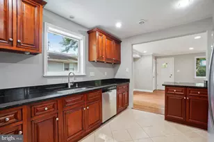 10705 Lockridge Dr, Silver Spring, MD 20901 - Photo 7