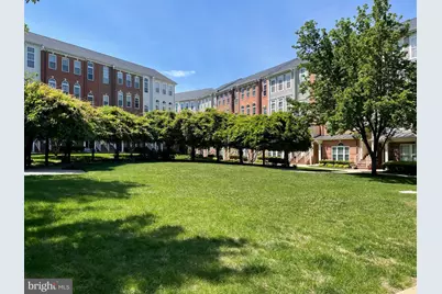 313 Cross Green Street #313-B, Gaithersburg, MD 20878 - Photo 3