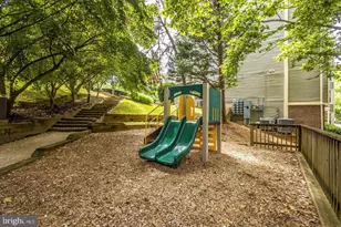 13110 Briarcliff Terrace, Germantown, MD 20874 - Photo 33