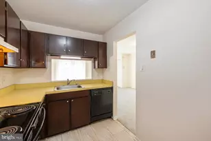 9900 Forest View Pl, Montgomery Village, MD 20886 - Photo 11
