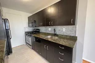 10201 Grosvenor Pl, Rockville, MD 20852 - Photo 15