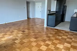 10201 Grosvenor Pl, Rockville, MD 20852 - Photo 3