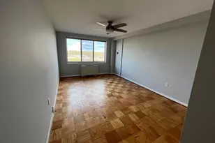 10201 Grosvenor Pl, Rockville, MD 20852 - Photo 23