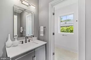 8609 Woodbrook Ln, Chevy Chase, MD 20815 - Photo 19