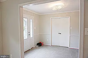 6770 Surreywood Ln, Bethesda, MD 20817 - Photo 3