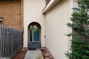 19555 Brassie Pl, Montgomery Village, MD 20886 - Photo 3