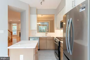 207 Halpine Walk Ct, Rockville, MD 20851 - Photo 5