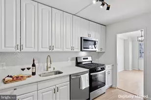 4515 Willard Ave, Chevy Chase, MD 20815 - Photo 5
