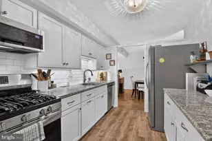 7527 Spring Lake Dr, Bethesda, MD 20817 - Photo 9