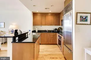 6820 Wisconsin Ave, Bethesda, MD 20815 - Photo 17