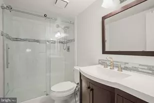 4 Dudley Ct, Bethesda, MD 20814 - Photo 19