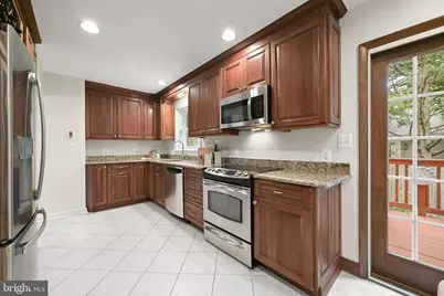 39 Wellesley Circle, Glen Echo, MD 20812 - Photo 13