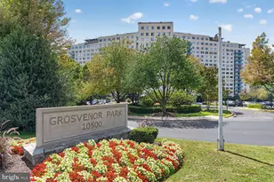 10500 Rockville Pik, Rockville, MD 20852 - Photo 1