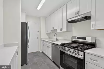 10500 Rockville Pik #G17, Rockville, MD 20852 - Photo 9