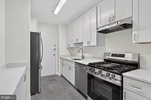 10500 Rockville Pik, Rockville, MD 20852 - Photo 9