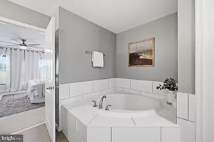 23925 Catawba Hill Dr, Clarksburg, MD 20871 - Photo 17