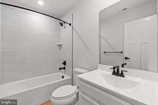 9826 Posterity Ln, Montgomery Village, MD 20886 - Photo 9