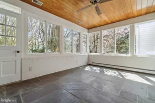 13200 Foxden Dr, Rockville, MD 20850 - Photo 23