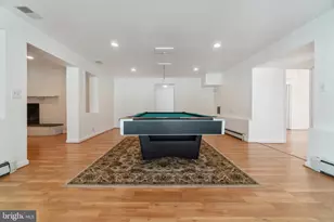 13200 Foxden Dr, Rockville, MD 20850 - Photo 45