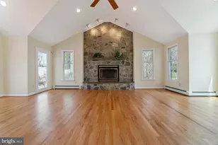 13200 Foxden Dr, Rockville, MD 20850 - Photo 33