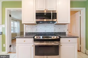 13200 Foxden Dr, Rockville, MD 20850 - Photo 35