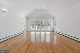 13200 Foxden Dr, Rockville, MD 20850 - Photo 21